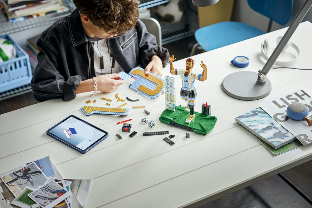 LEGO Editions 43015 Lionel Messi - piłkarska legenda - obrazek 8